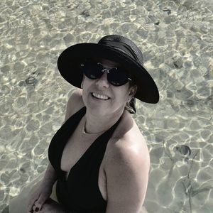 Meet your Posher, Ana