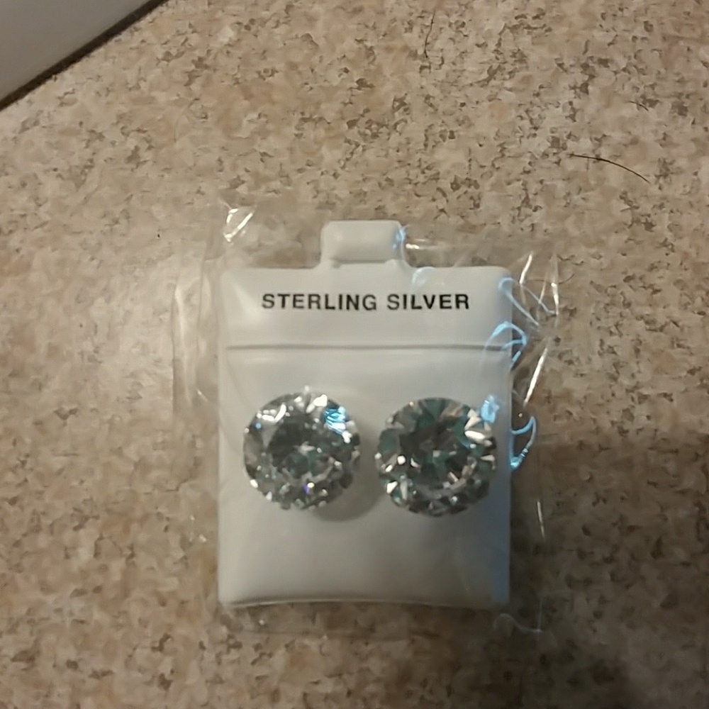 🎉❤ Sterling silver earrings!