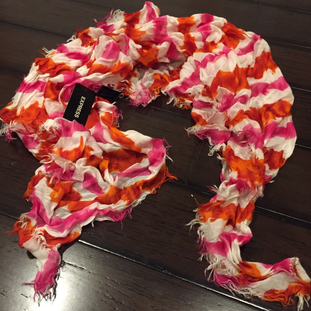NEW Express scarf