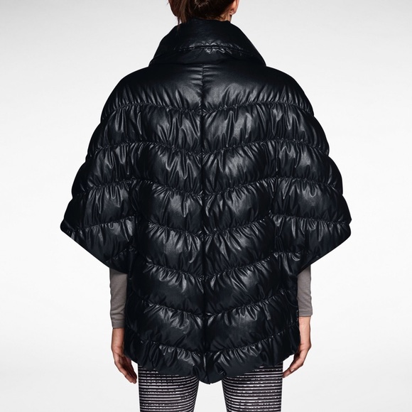 HOST PICK 🎉New Nike Cascade Down Puffer Cape - Picture 3 of 7