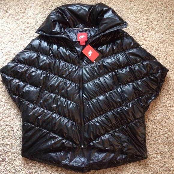 HOST PICK 🎉New Nike Cascade Down Puffer Cape - Picture 5 of 7