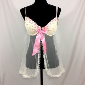 NWT Delicates Azalea Embroidered Babydoll