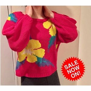 Yellow flower lower wide neck crop sweater in pink