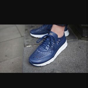 Thea joli sneakers 👟