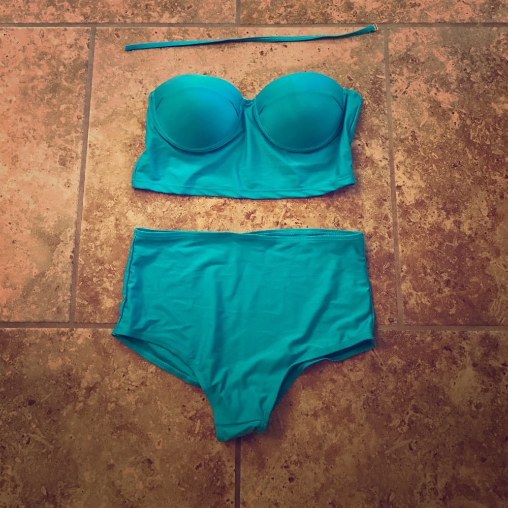 Halter Top Underwire Bikini w/High Waisted Bottoms