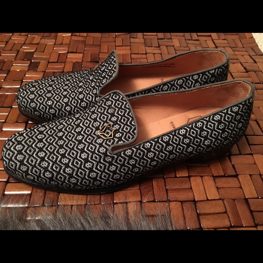 FLASH SALE ⚡️ Cobra Society Tapestry Loafers