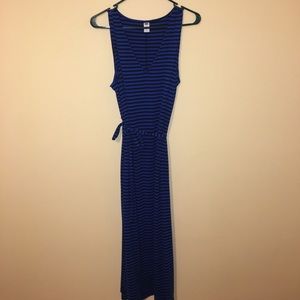 Black and blue maternity dress