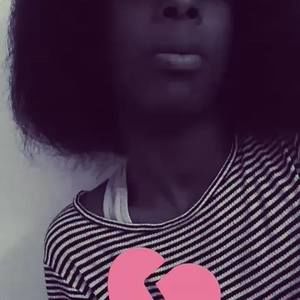 Meet your Posher, Zakia