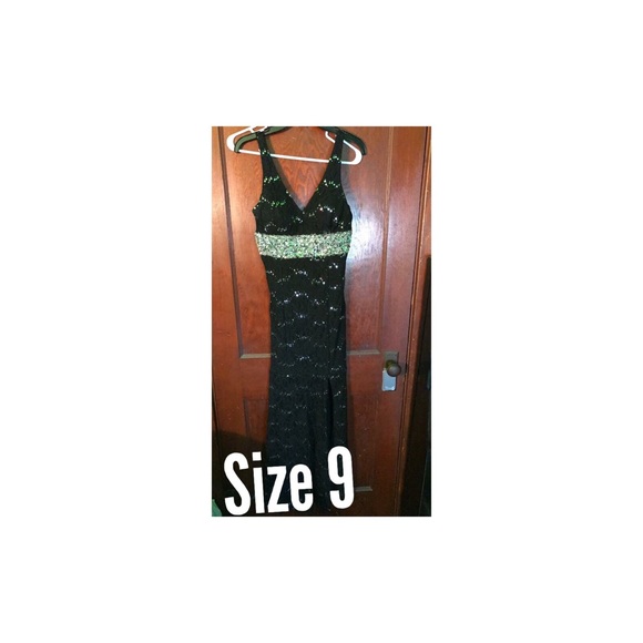 Black sequins prom dress - Picture 1 of 4