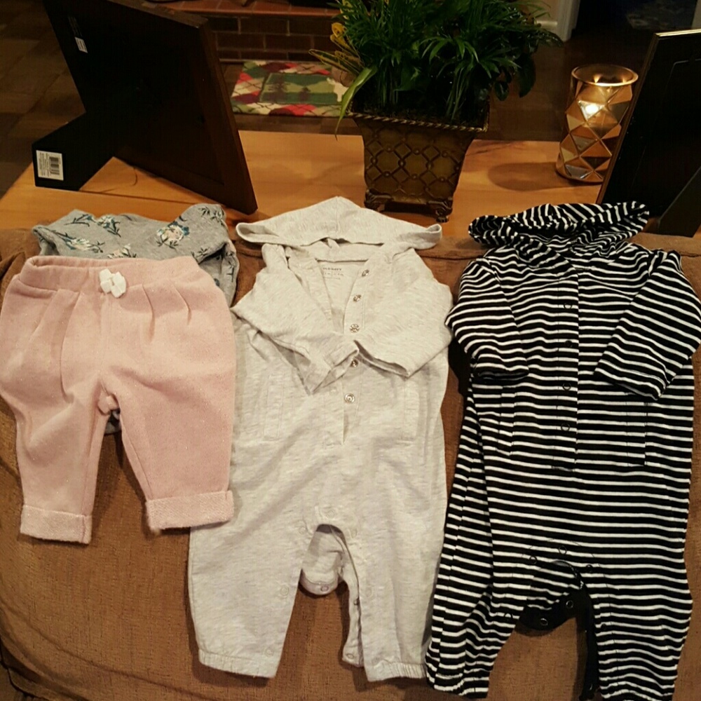 Old Navy 0-3 months