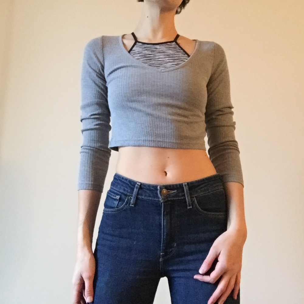 Grey long sleeved crop top
