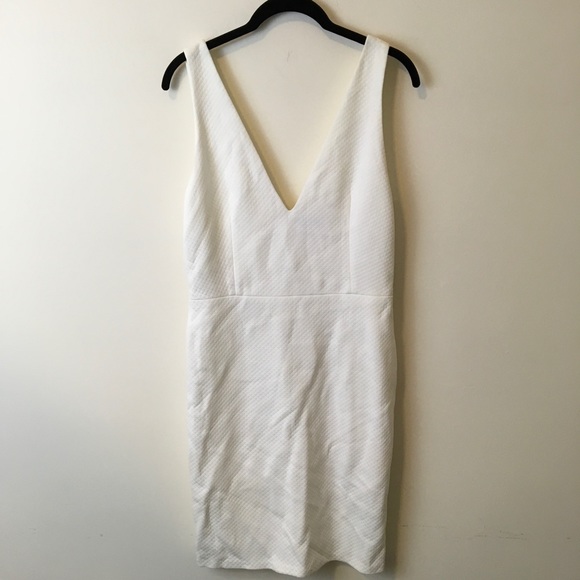 Alice + Olivia Dresses & Skirts - Alice+Olivia White Quilted Sleeveless Shift Dress