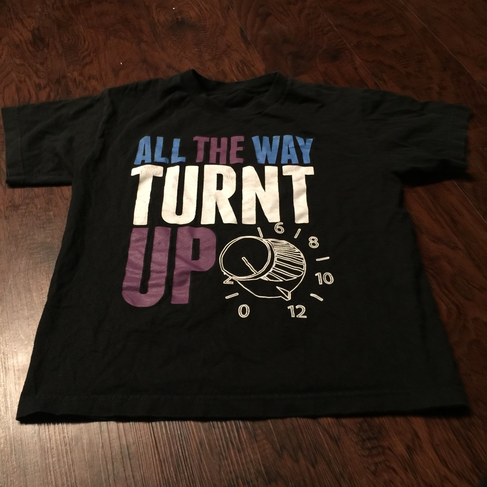 Turn up tee