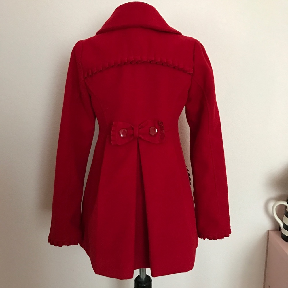 Bold Red Coat - Picture 2 of 2