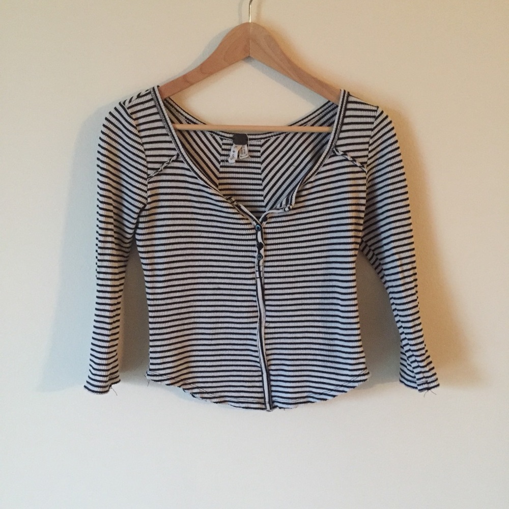 Black and white striped thermal