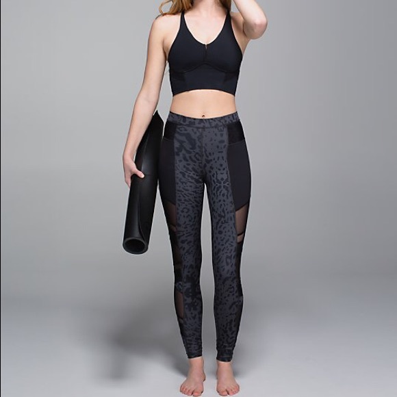 lululemon just breathe animal swirl. Like new. Sz2 - Picture 4 of 4