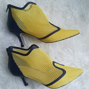 Beau + Ashe yellow mesh bookies