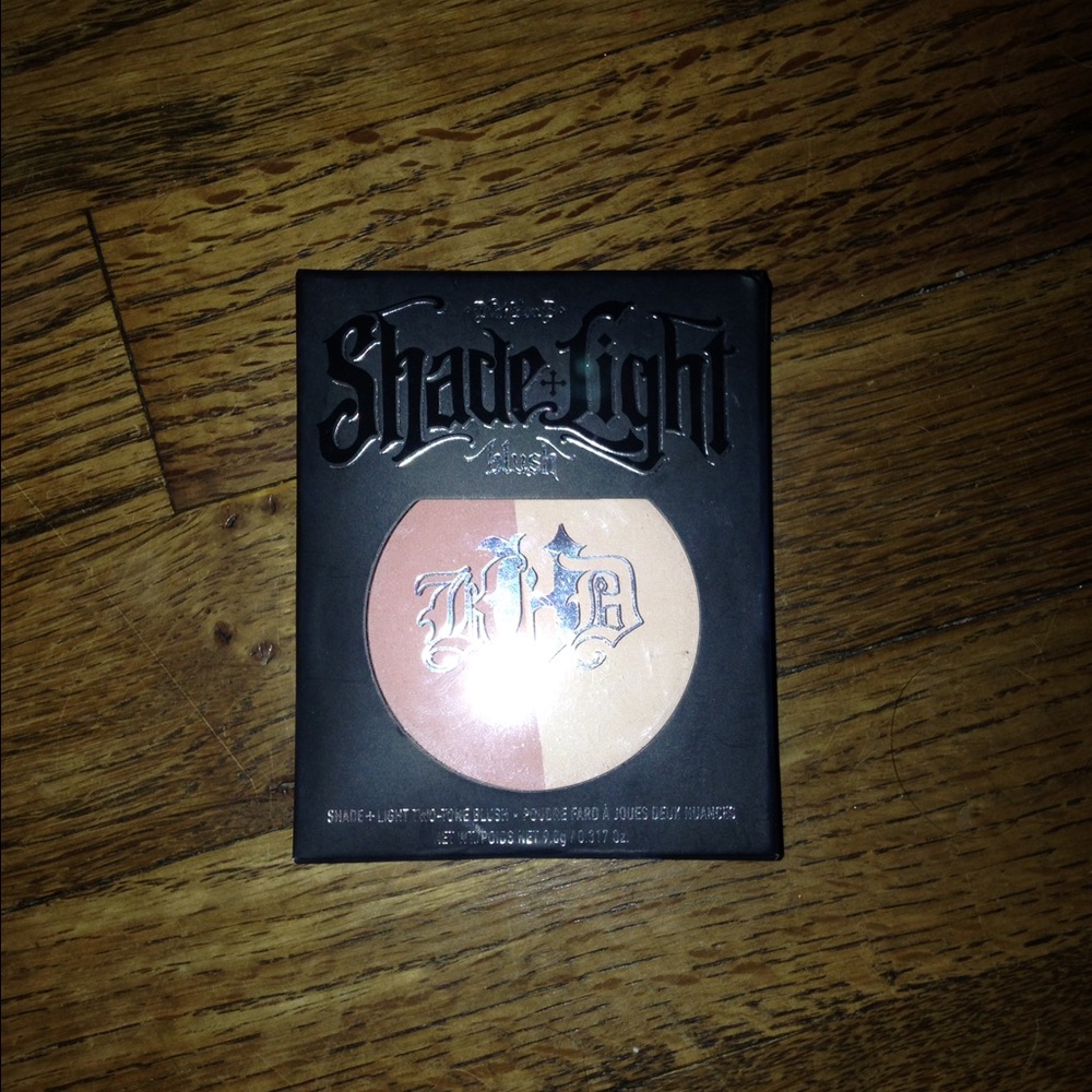Kat Von D Shade + Light blush