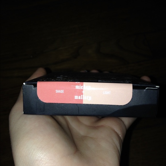 Kat Von D Shade + Light blush - Picture 2 of 2