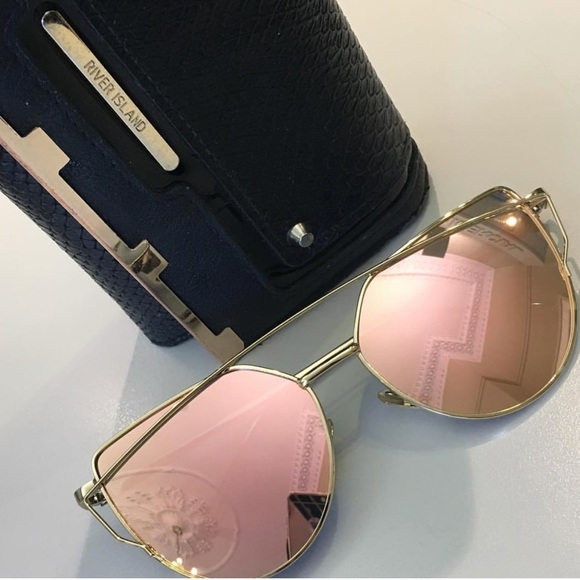 boutique Accessories - Rose gold Sunglasses 😎