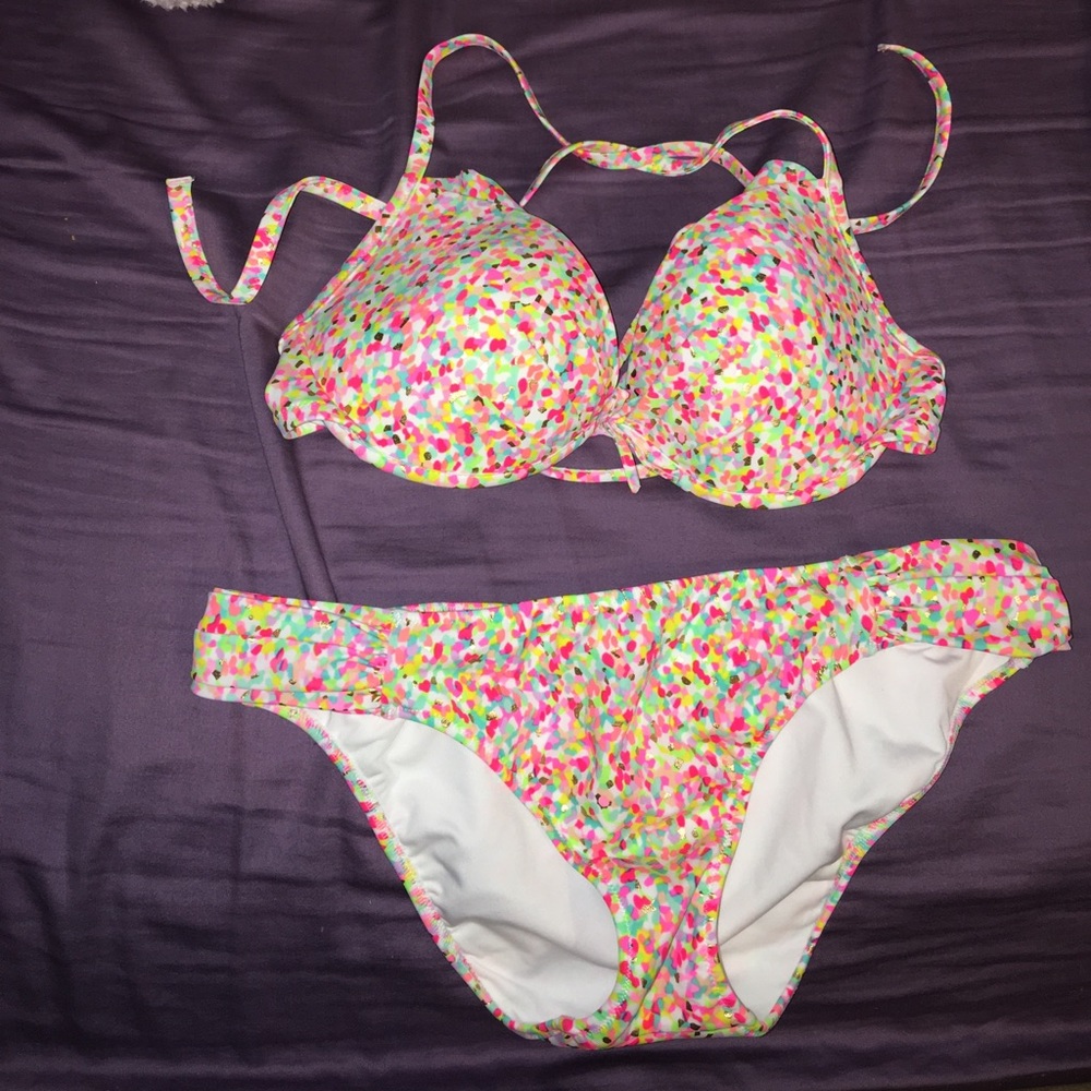 Victoria's Secret bikini 36c