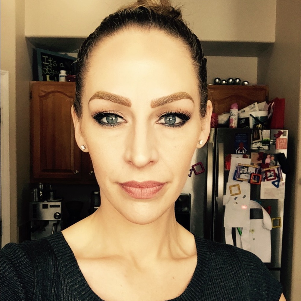 Meet your Posher, Brooke