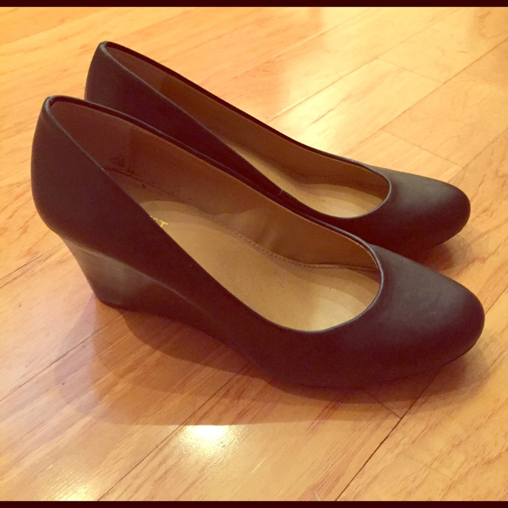 Nine West Black Platform Wedges - Size 8 👠