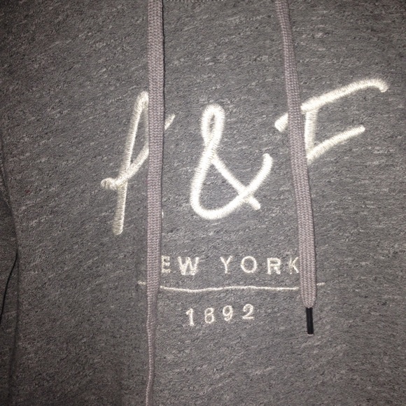 grey abercrombie sweatshirt - Picture 2 of 3