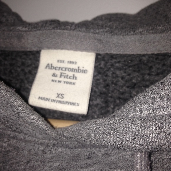 grey abercrombie sweatshirt - Picture 3 of 3