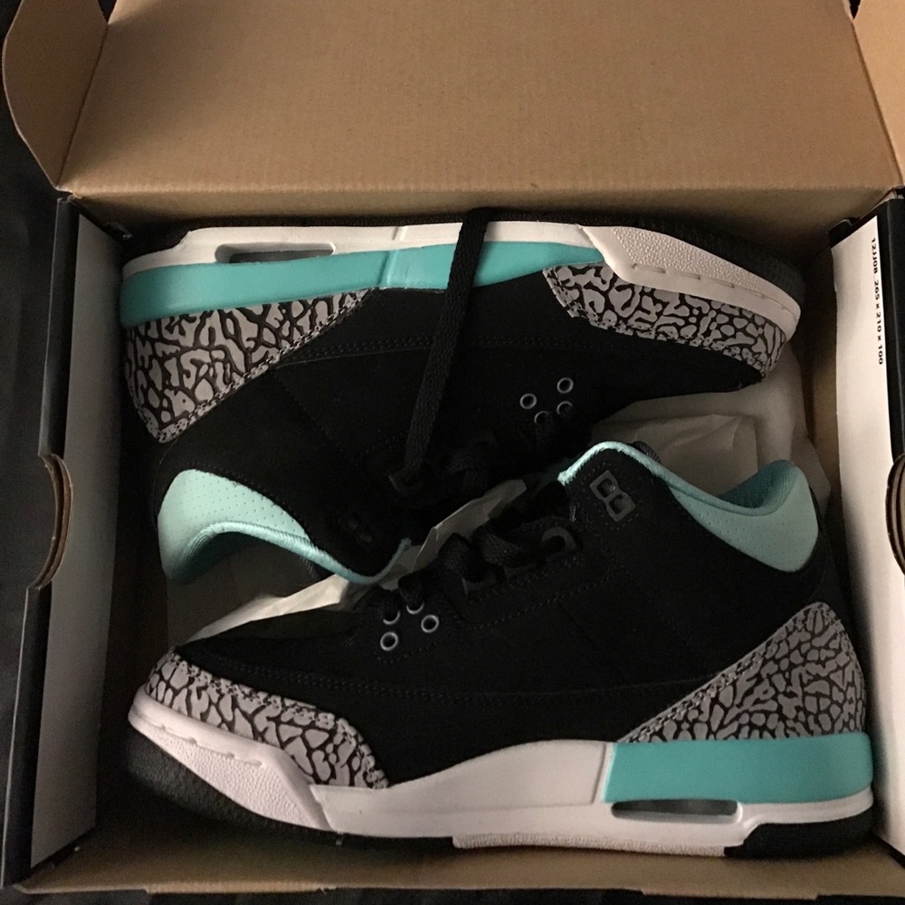 💙AIR JORDANS RETRO 3💙