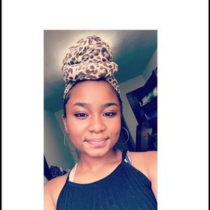 Meet your Posher, Ayoka
