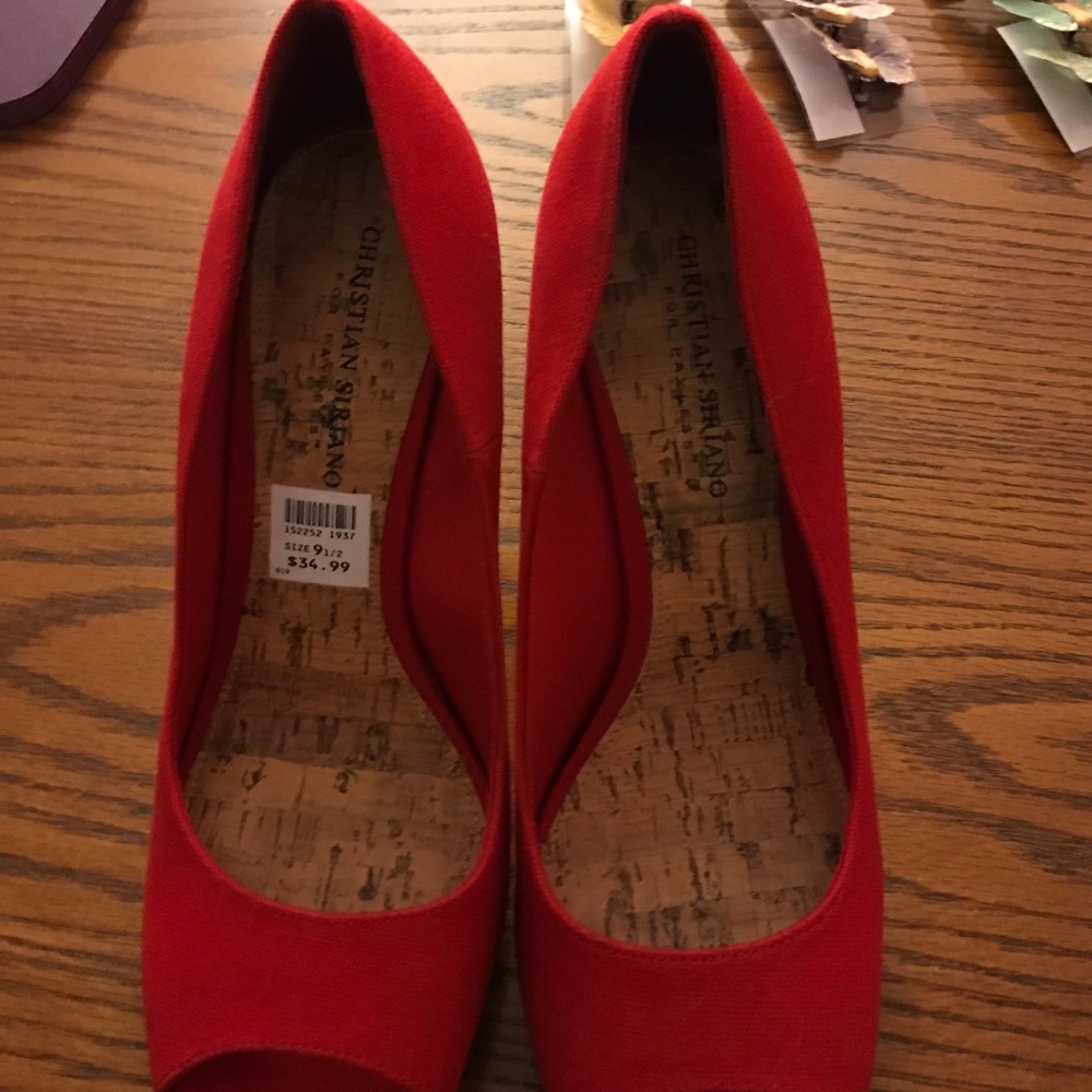 Brand new never worn heels