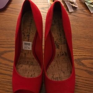 Brand new never worn heels