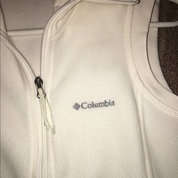 White Columbia Vest. Size Medium. Perf condition - Picture 2 of 4