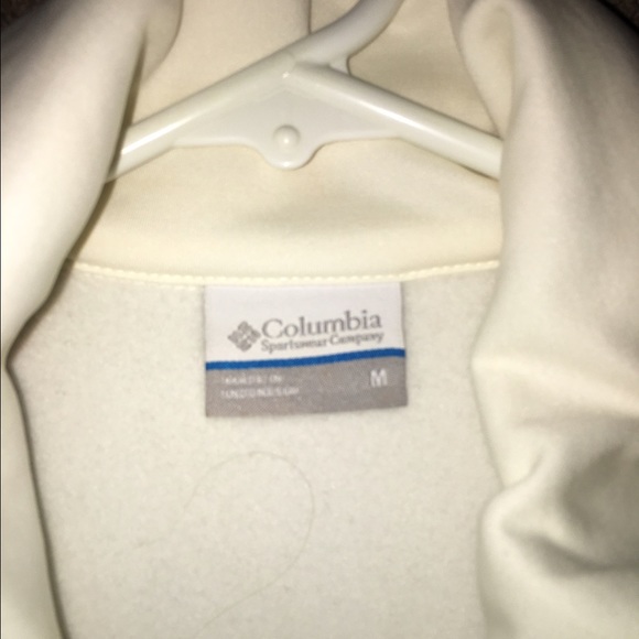 White Columbia Vest. Size Medium. Perf condition - Picture 3 of 4