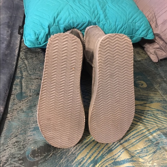 2 FOR $20 Great Bucco grey suede like mid calf with fur trim - Picture 3 of 5