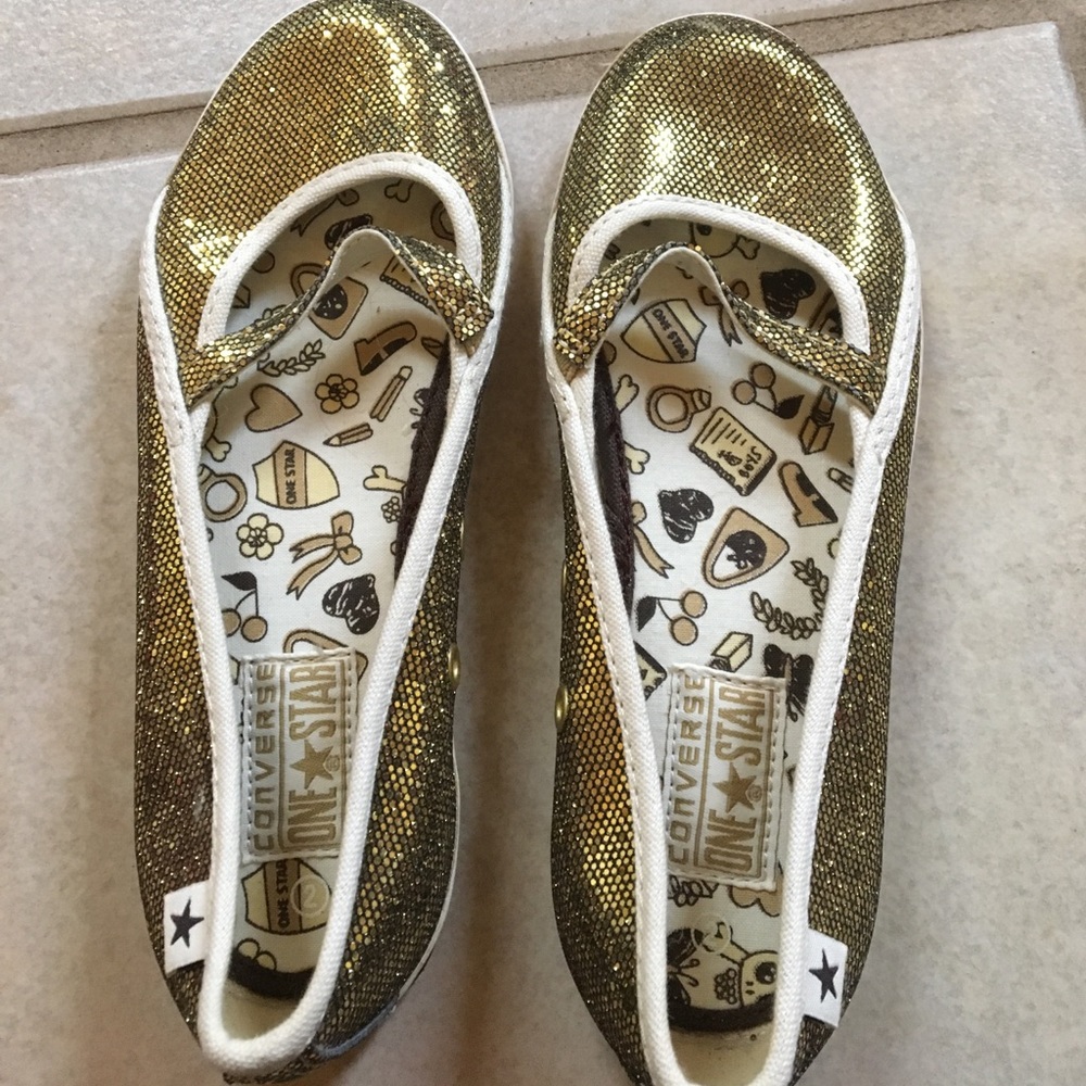 Converse gold size 2 kids