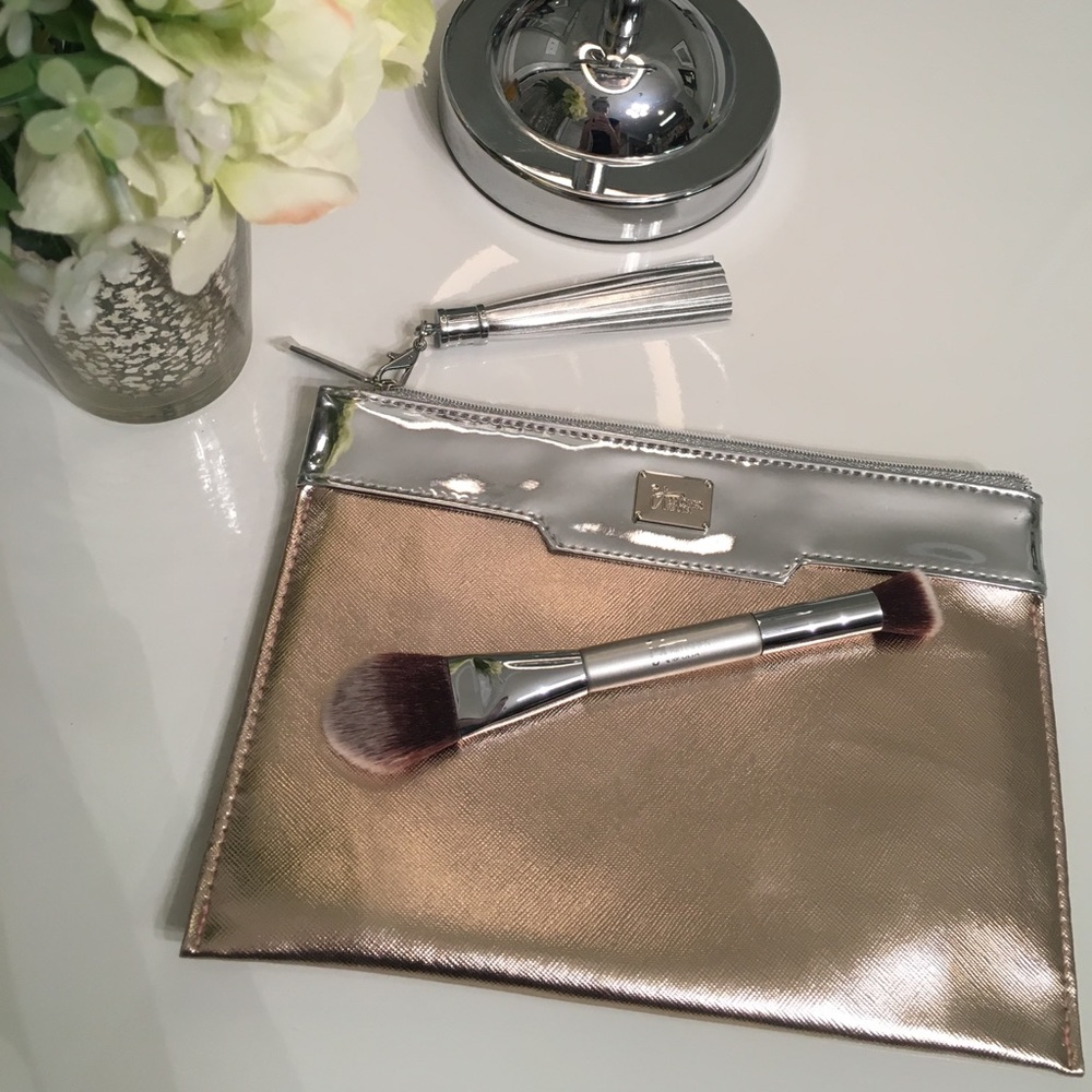 BRAND NEW It Cosmetics Double Ended Makeup Brush