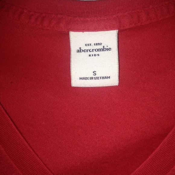 red abercrombie v-neck - Picture 2 of 2