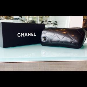 Authentic Chanel eyeglass case with dust pouch👍🏽