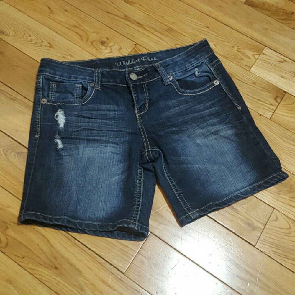 Adorable Bermuda Shorts!