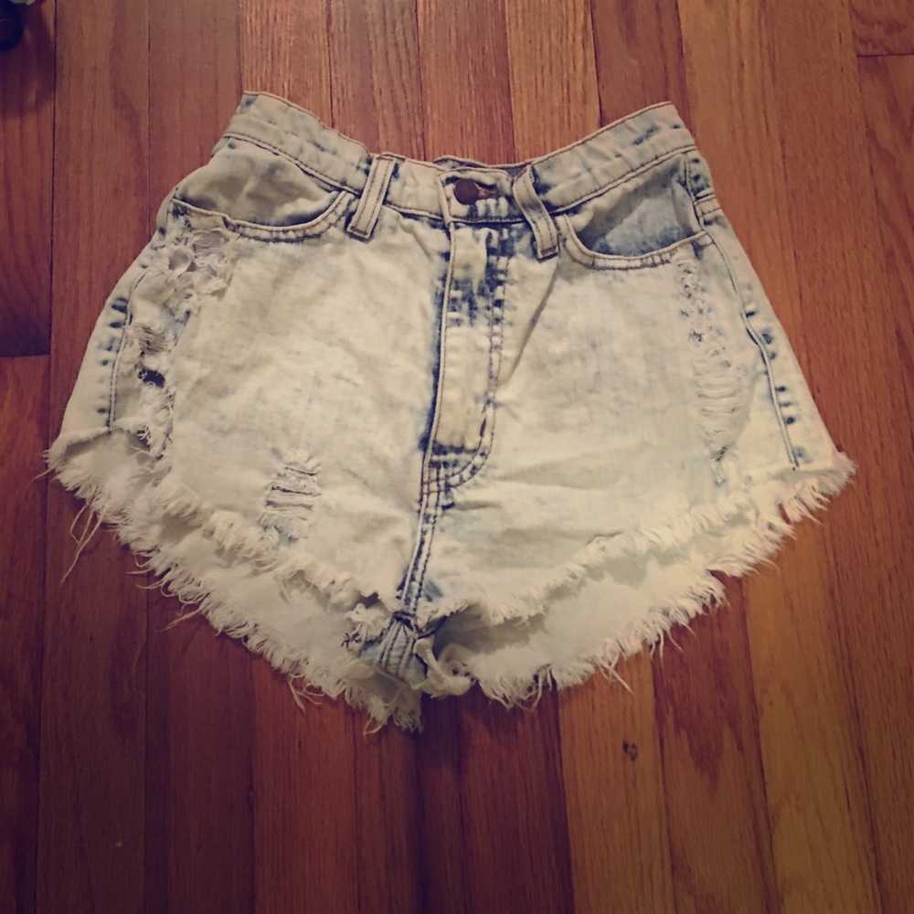 High waisted washed denim shorts