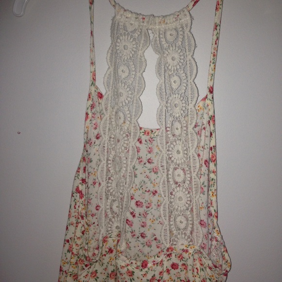 high neck floral top - Picture 2 of 3