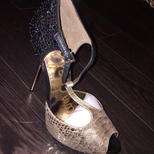 BRAND NEW... never worn... Sam Edelman Heels