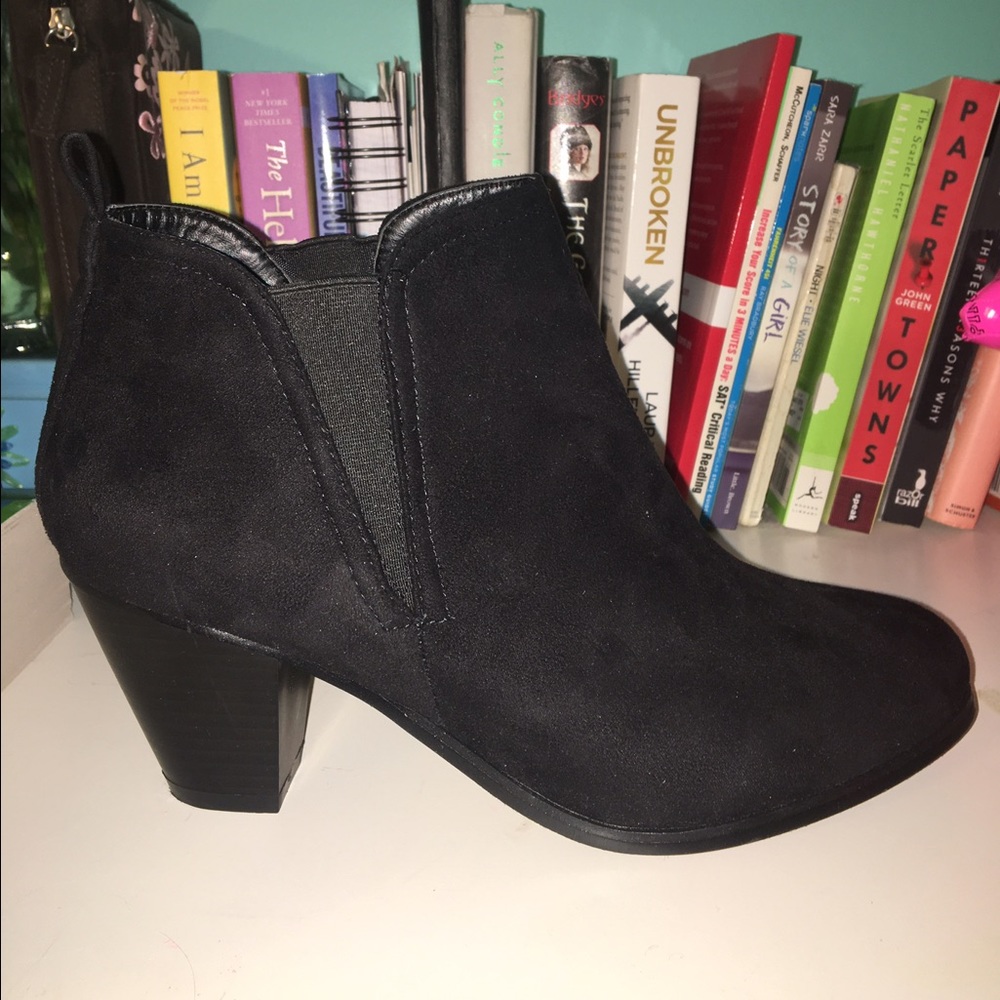 brand new, never worn black Pierre Dumas booties!!