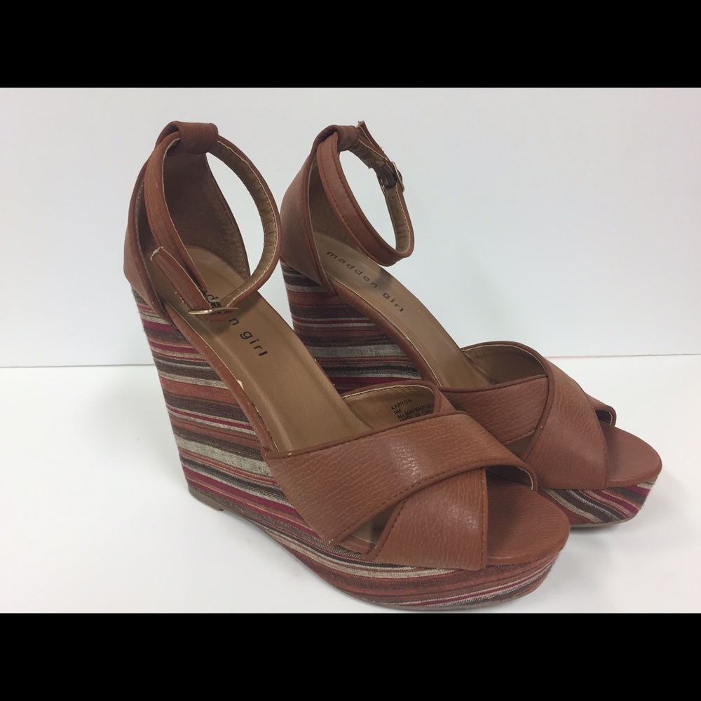 Madden Girl platform wedge. Size 9m.