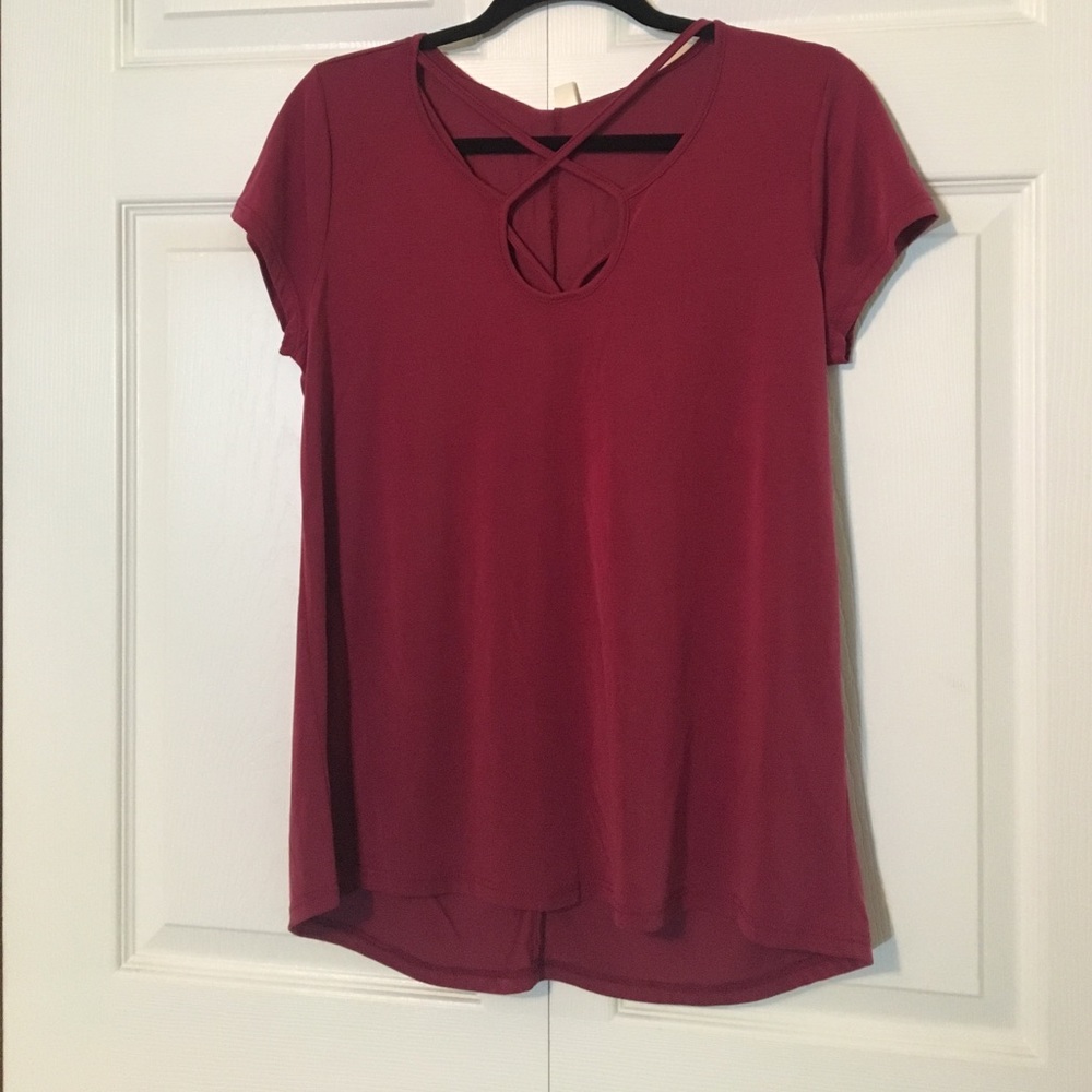 Soft top w neck cut out