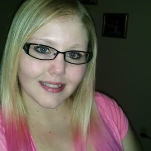 Meet your Posher, Alicia