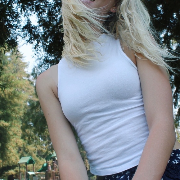 cute mock neck tank top - Picture 3 of 3
