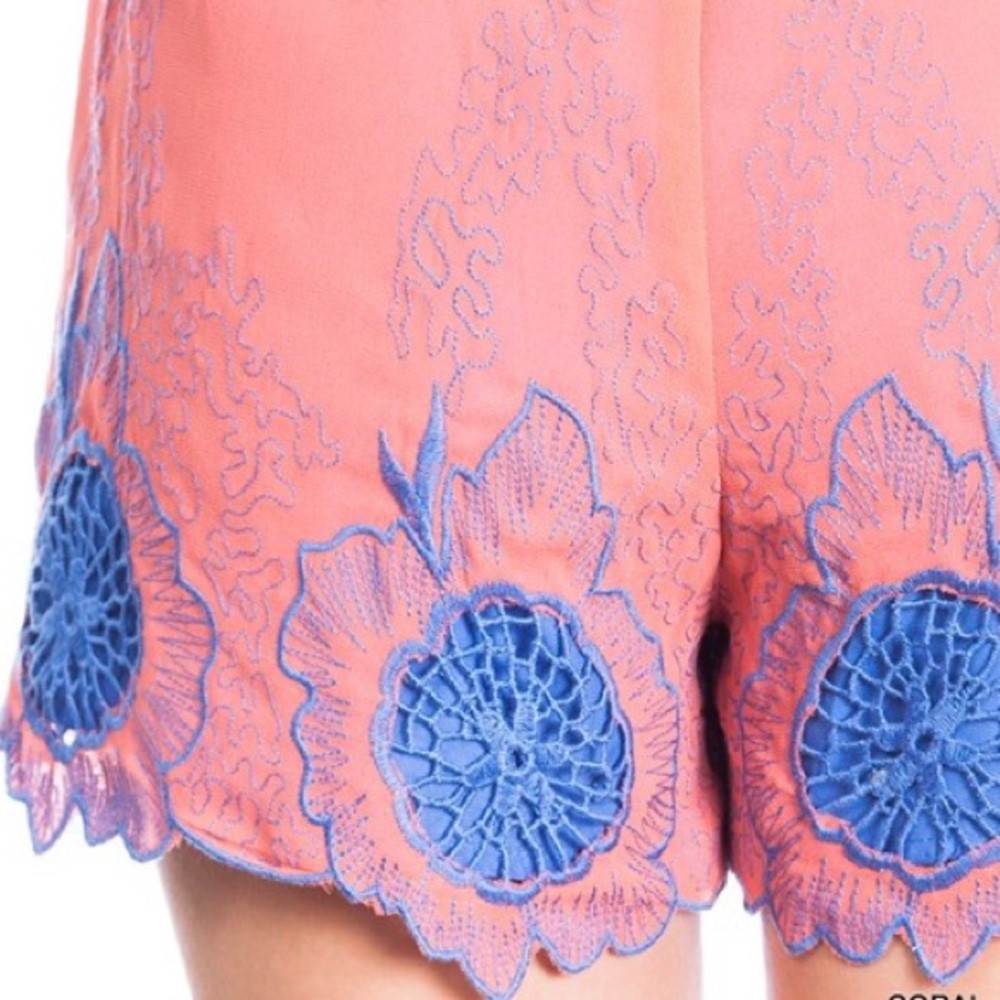 Umgee Floral Embroidered Shorts Pink Blue S M L - Picture 3 of 5